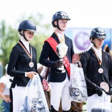 Jules Daout sur le podium du championnat LEWB (© Christophe Bortels)