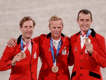 L'équipe belge médaillée (© FEI)