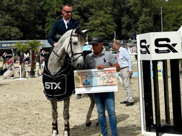 Alexandre Lenglaert et Miami du Haut du Roy lors de la remise des prix du cycle des 6 ans à Gesves