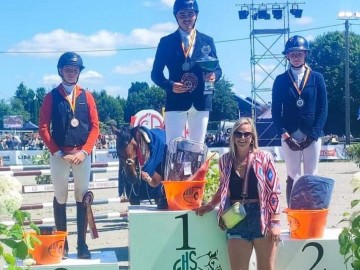 Le podium de la Coupe de Wallonie juniors avec Loïc Dehut, Louise van Vooren et Manon Engels